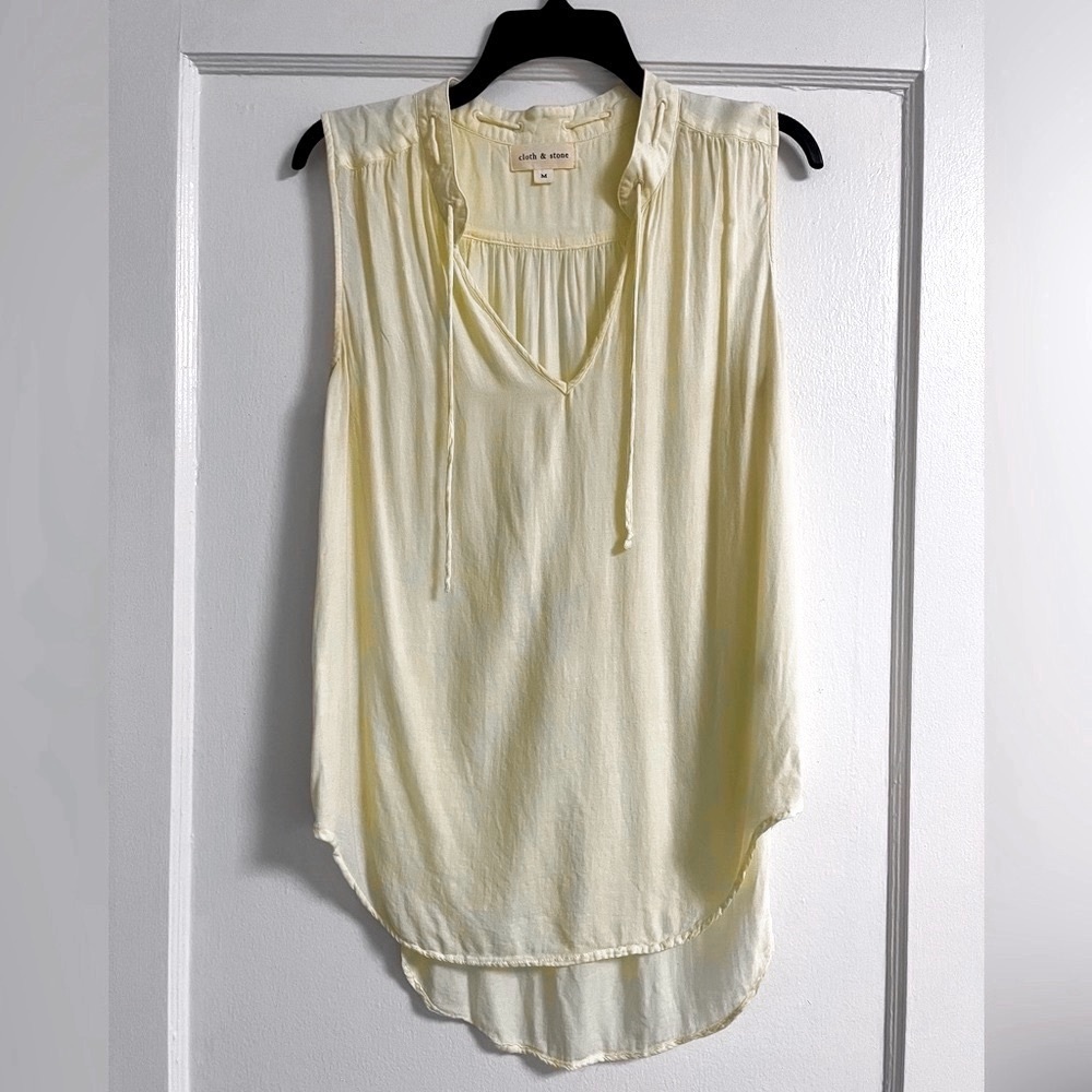 Anthropologie Cloth & Stone Pale Yellow Sleeveless neck tie shirt - Size Medium